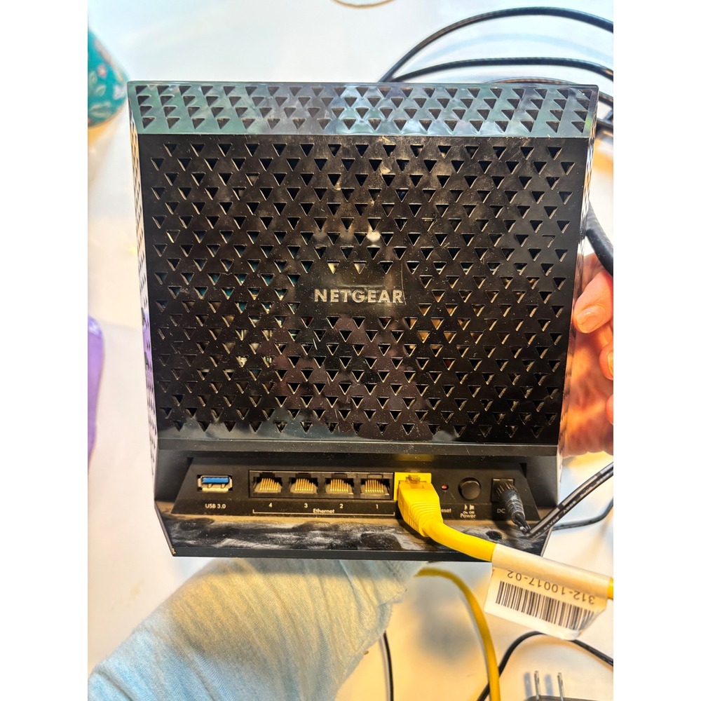 Netgear R6250 WiFi Router Arris SB6183 Cable Modem Bundle - Picture 7 of 8
